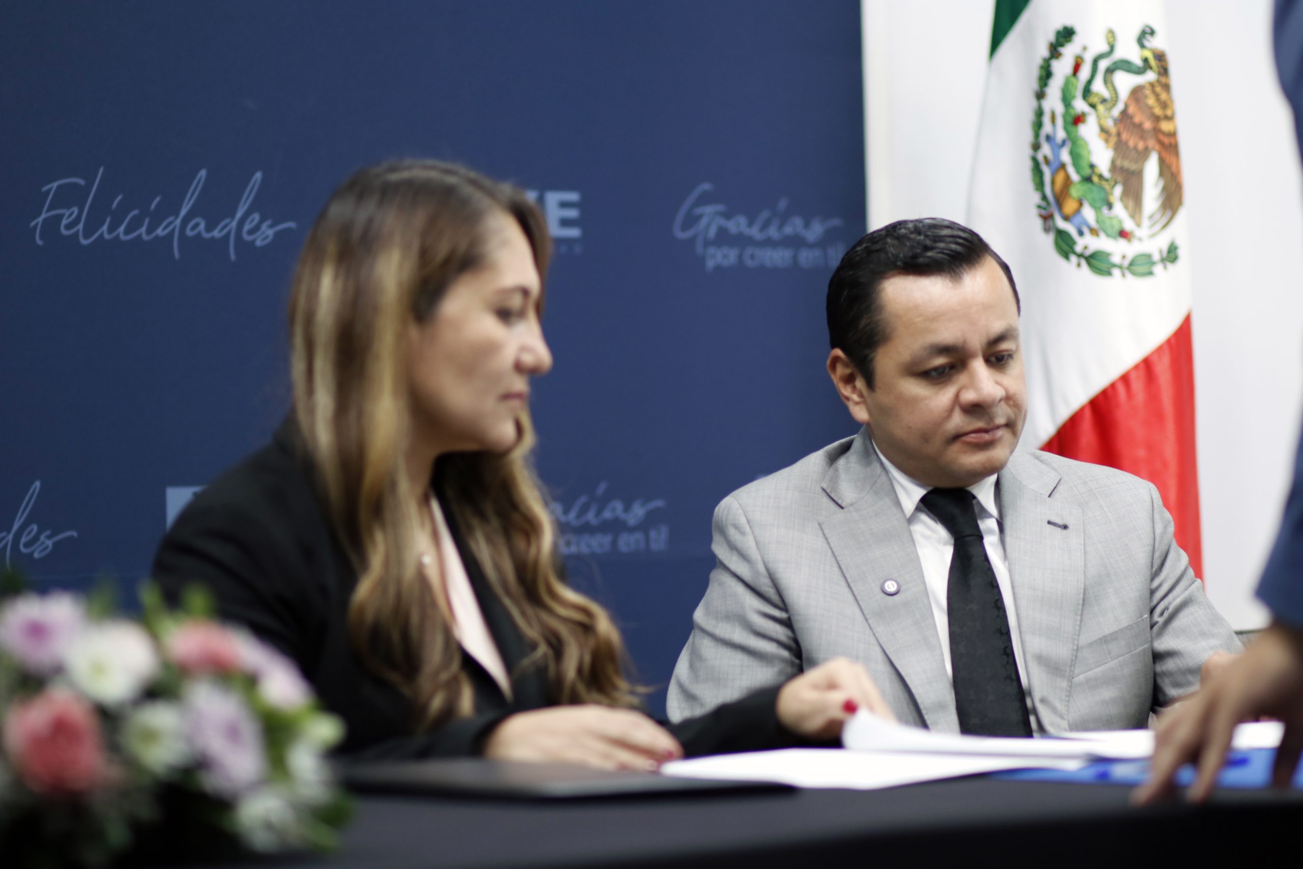 IEXE Universidad y San Martín Texmelucan firman convenio para profesionalizar servidores públicos