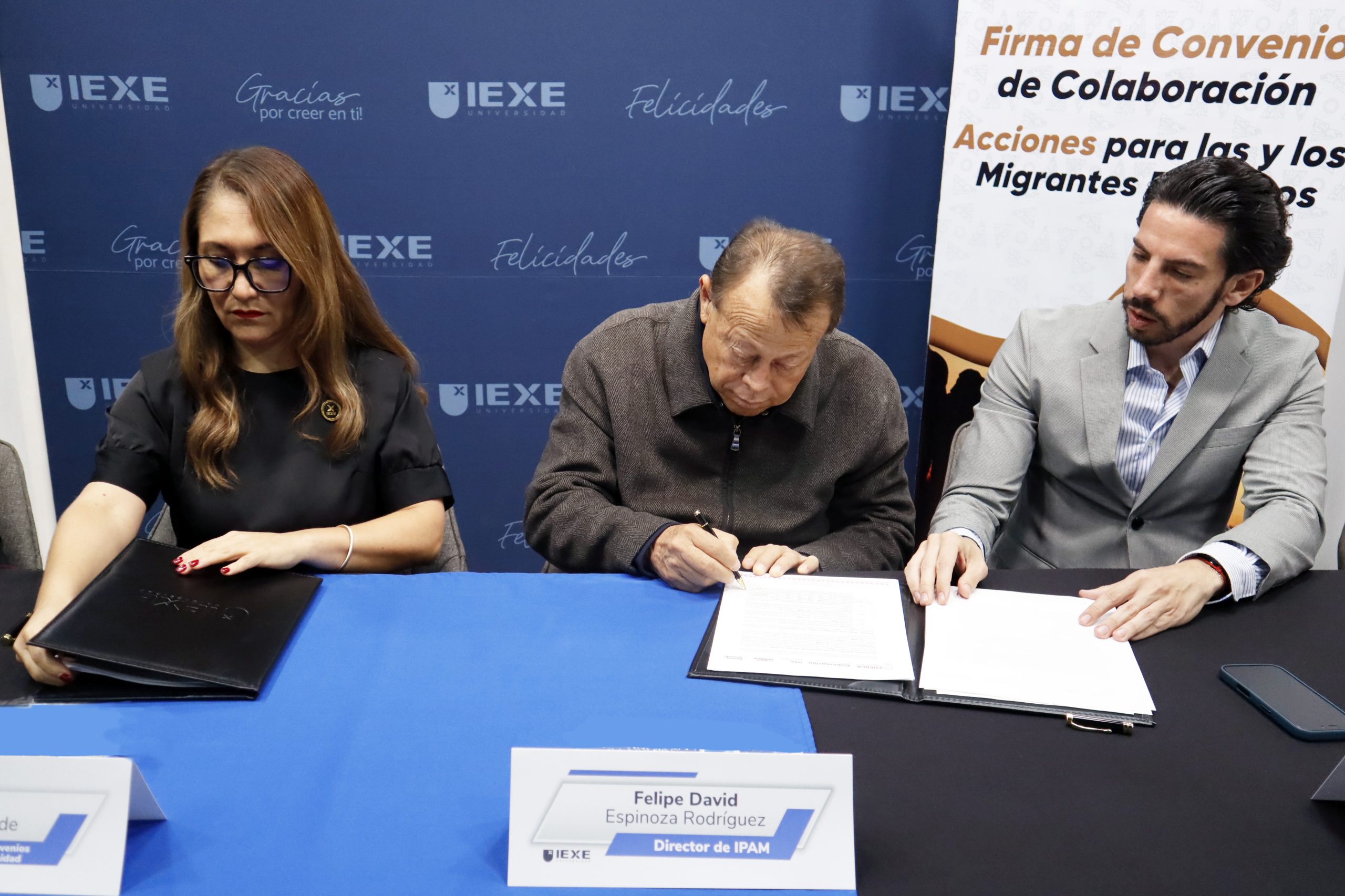 IEXE Universidad y el IPAM firman convenio para impulsar la educación de migrantes poblanos