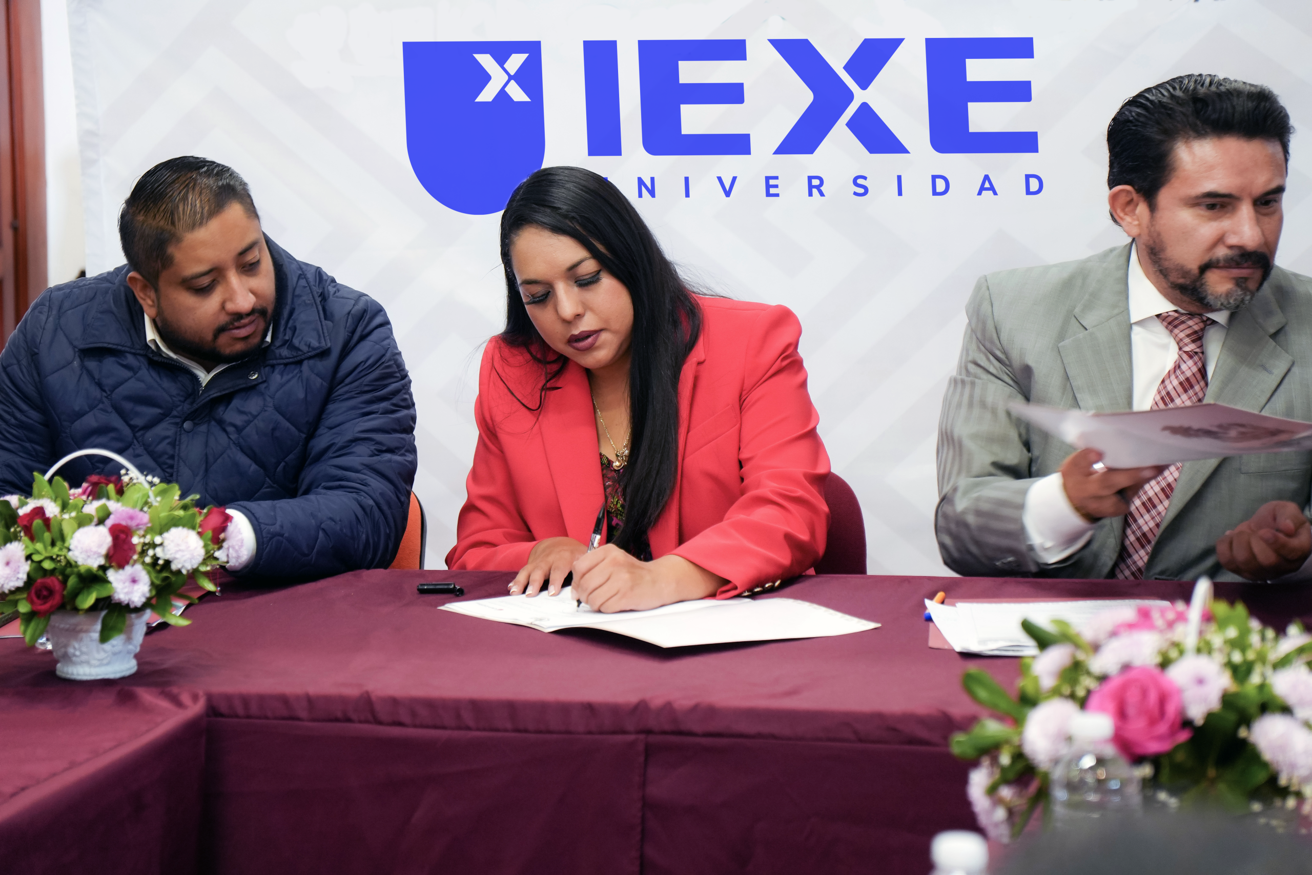 IEXE Universidad y el Ayuntamiento de San Pedro Cholula firman convenio para profesionalizar servidores públicos