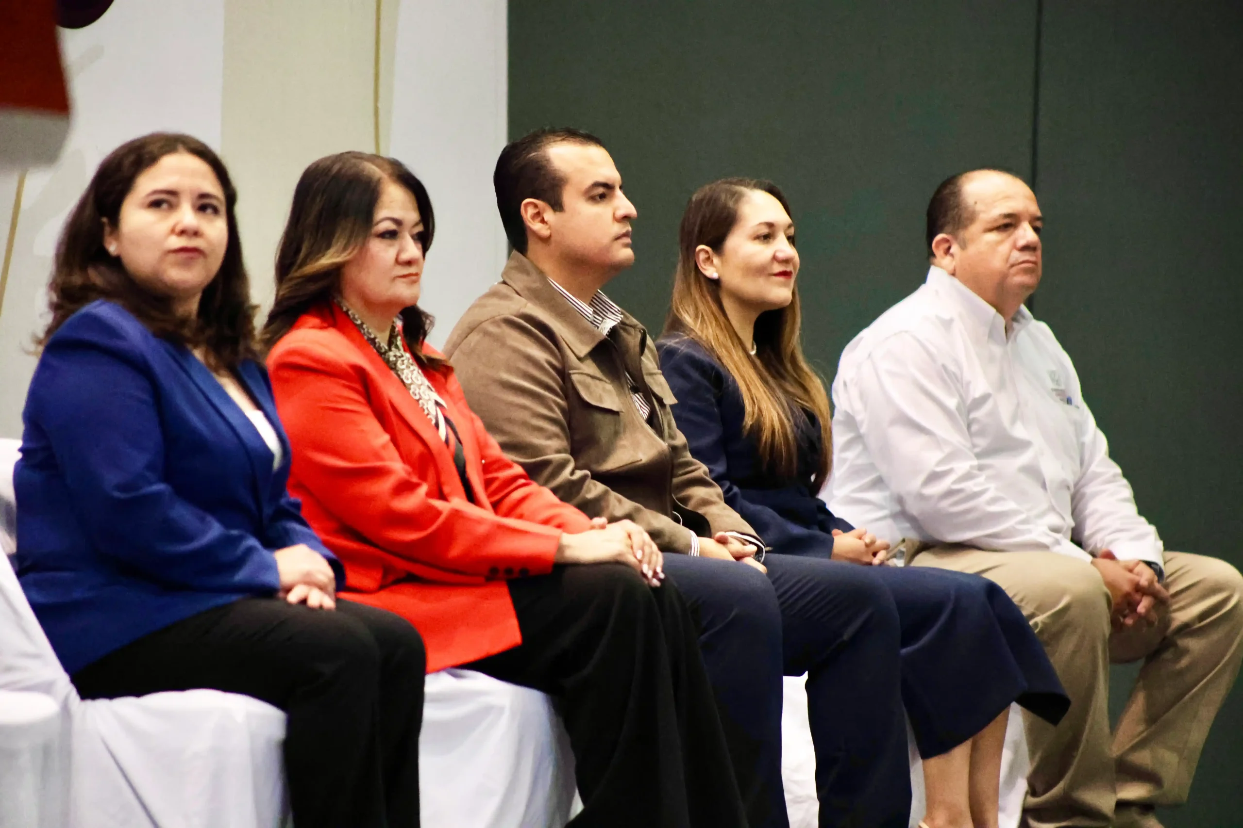 Gobierno de BCS y IEXE Universidad impulsan conferencias magistrales para servidores publicos de la entidad 2