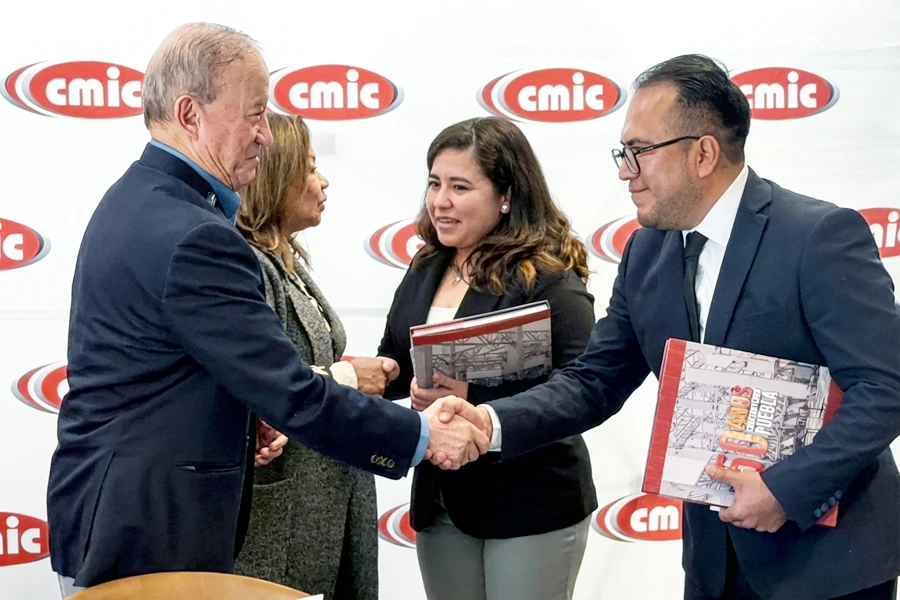 CMIC Puebla y IEXE Universidad firman convenio para impulsar la formación profesional en el sector construcción