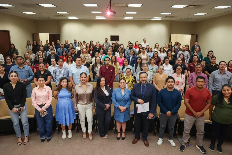 IEXE Universidad y el Gobierno del Estado de Tamaulipas ofreceran becas en licenciatura maestría y doctorados en linea para los trabajadores