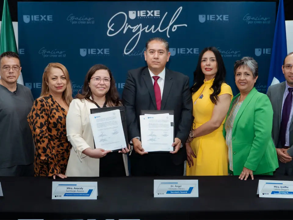 IEXE y trabajadores del ISSSTEP en Puebla suman esfuerzos por la profesionalización