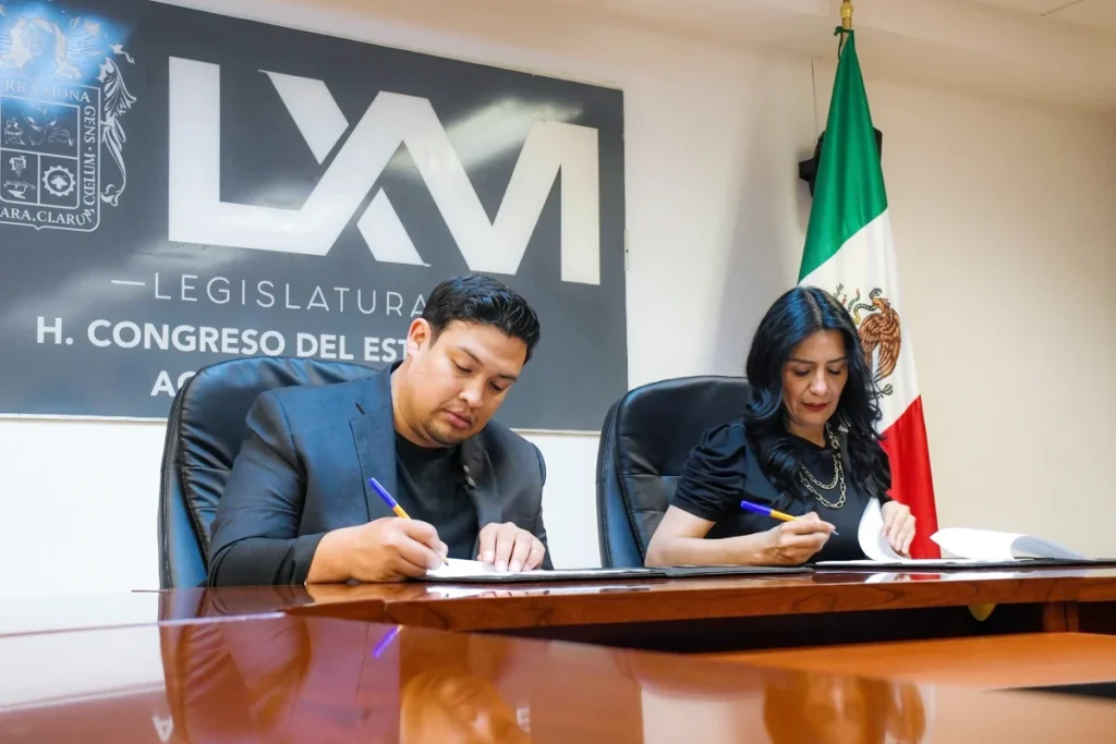 IEXE Universidad y el Congreso de Aguascalientes impulsan la profesionalización de servidores públicos
