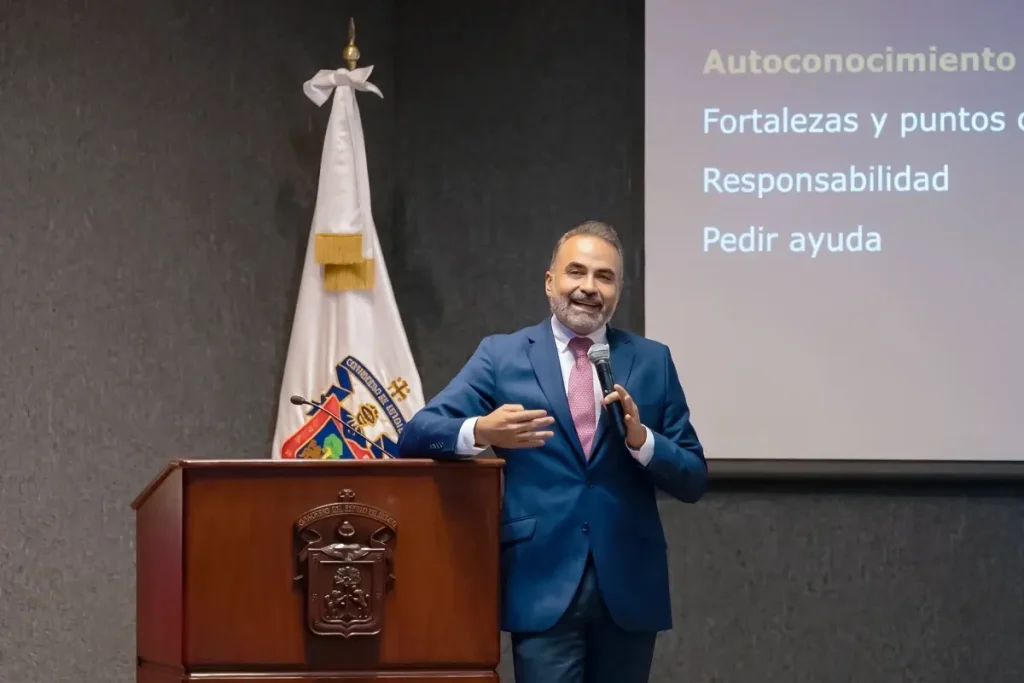 David Villanueva inaugura las actividades del Congreso Internacional de Ciencias de la Administración con una conferencia magistral
